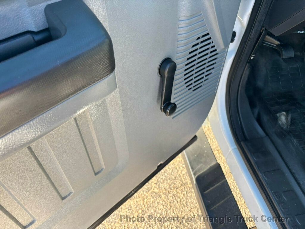 2015 Ford F250HD CREW UTILITY LIFT GATE JUST 53k MILES +FINANCE OR LEASE! - 22925994 - 59