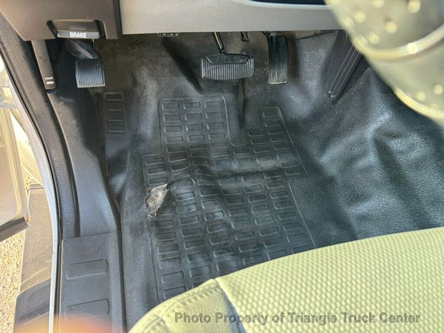 2015 Ford F250HD CREW UTILITY LIFT GATE JUST 53k MILES +FINANCE OR LEASE! - 22925994 - 61