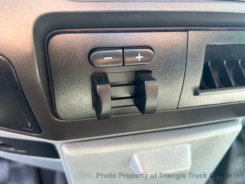2015 Ford F250HD UTILITY JUST 17k MILES! ++E-LOCK AXLE! FACTORY HITCH & BRAKE CONTROLLER - 22854348 - 79