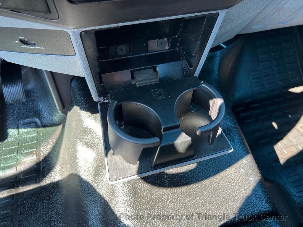 2015 Ford F250HD UTILITY JUST 35k MILES! HITCH! ++POWER EQUIPMENT! SUPER CLEAN UNIT! FINANCE OR LEASE! - 22879123 - 14