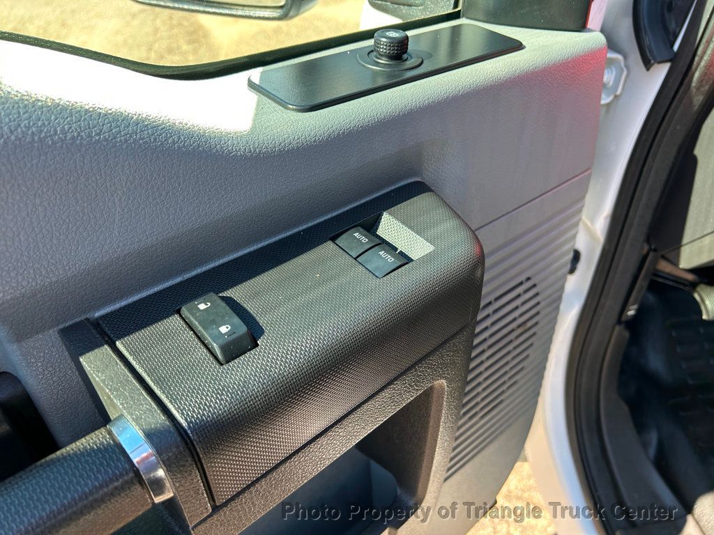 2015 Ford F250HD UTILITY JUST 35k MILES! HITCH! ++POWER EQUIPMENT! SUPER CLEAN UNIT! FINANCE OR LEASE! - 22879123 - 21