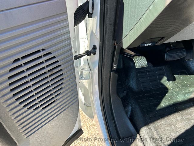 2015 Ford F250HD UTILITY JUST 35k MILES! HITCH! ++POWER EQUIPMENT! SUPER CLEAN UNIT! FINANCE OR LEASE! - 22879123 - 22