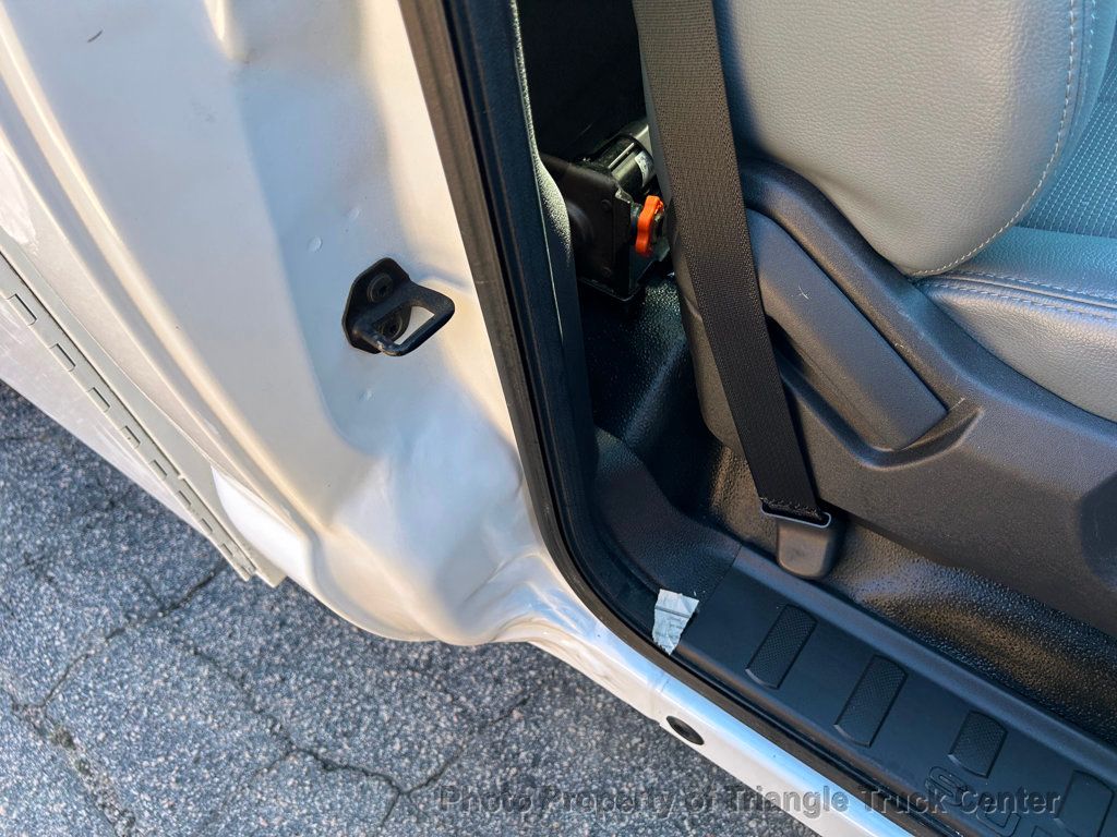 2015 Ford F250HD UTILITY JUST 35k MILES! HITCH! ++POWER EQUIPMENT! SUPER CLEAN UNIT! FINANCE OR LEASE! - 22879123 - 35