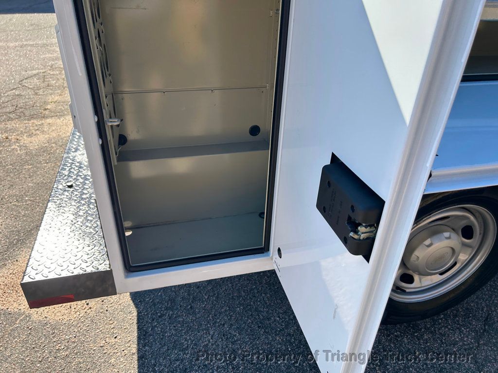 2015 Ford F250HD UTILITY JUST 35k MILES! HITCH! ++POWER EQUIPMENT! SUPER CLEAN UNIT! FINANCE OR LEASE! - 22879123 - 44