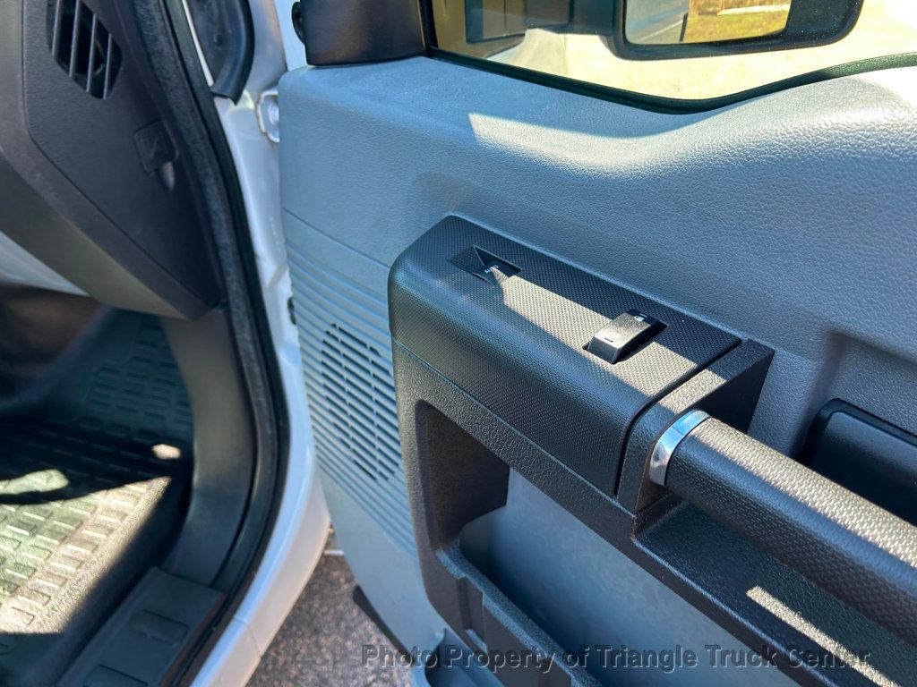 2015 Ford F250HD UTILITY JUST 35k MILES! HITCH! ++POWER EQUIPMENT! SUPER CLEAN UNIT! FINANCE OR LEASE! - 22879123 - 97