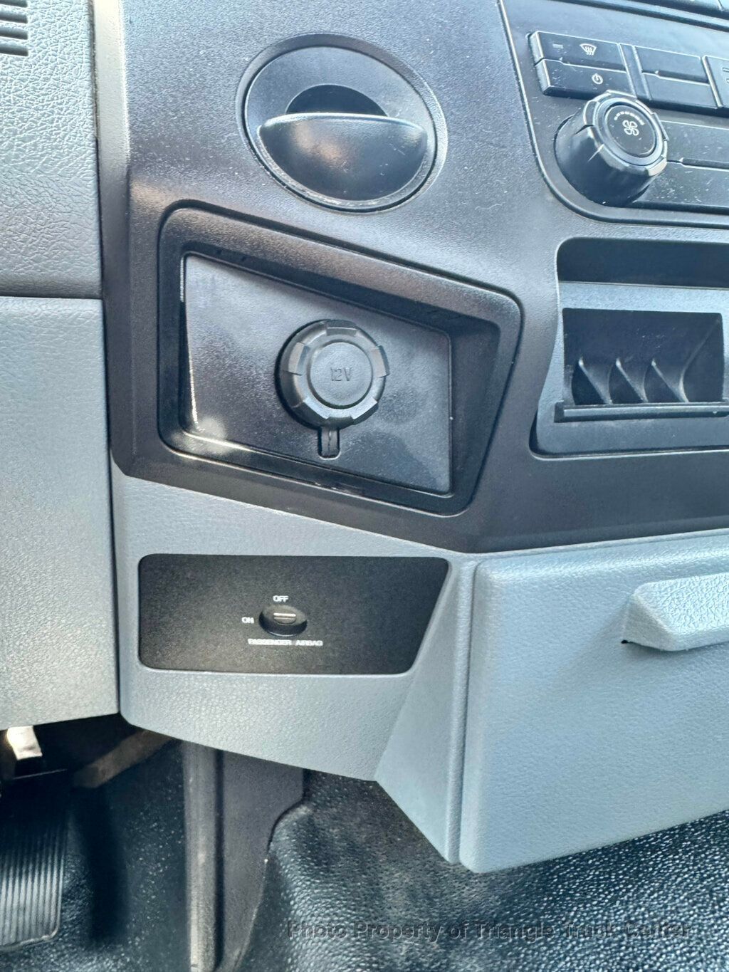 2015 Ford F350HD 12+ FOOT DECK LIFT GATE  - 22985901 - 37