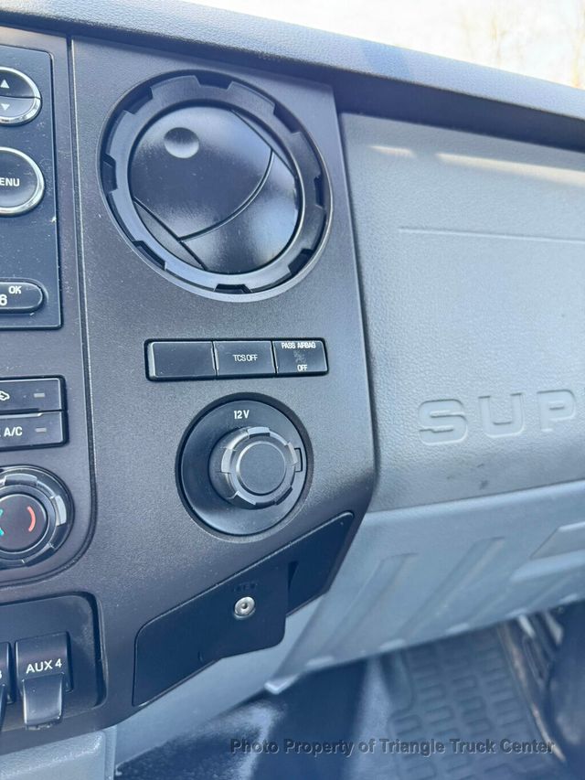 2015 Ford F350HD 12+ FOOT DECK LIFT GATE  - 22985901 - 38