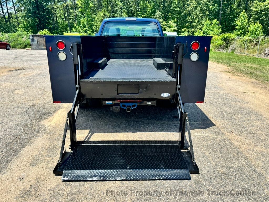 2015 Ford F350HD CREW CAB UTILITY DRW JUST 45k MILES! LIFT GATE! LIMITED SLIP AXLE! - 23029950 - 23