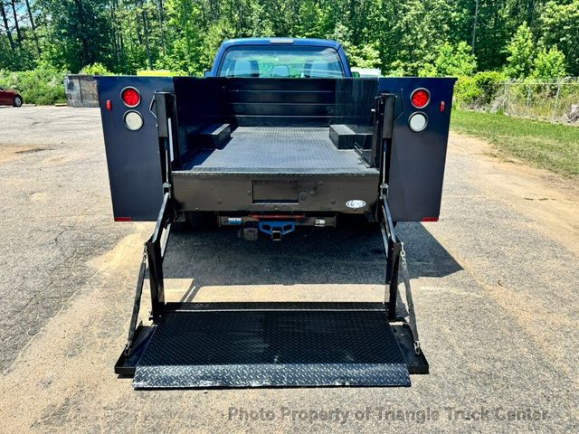2015 Ford F350HD CREW CAB UTILITY DRW JUST 45k MILES! LIFT GATE! LIMITED SLIP AXLE! - 23029950 - 23