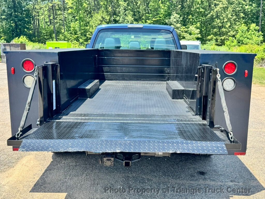 2015 Ford F350HD CREW CAB UTILITY DRW JUST 45k MILES! LIFT GATE! LIMITED SLIP AXLE! - 23029950 - 26