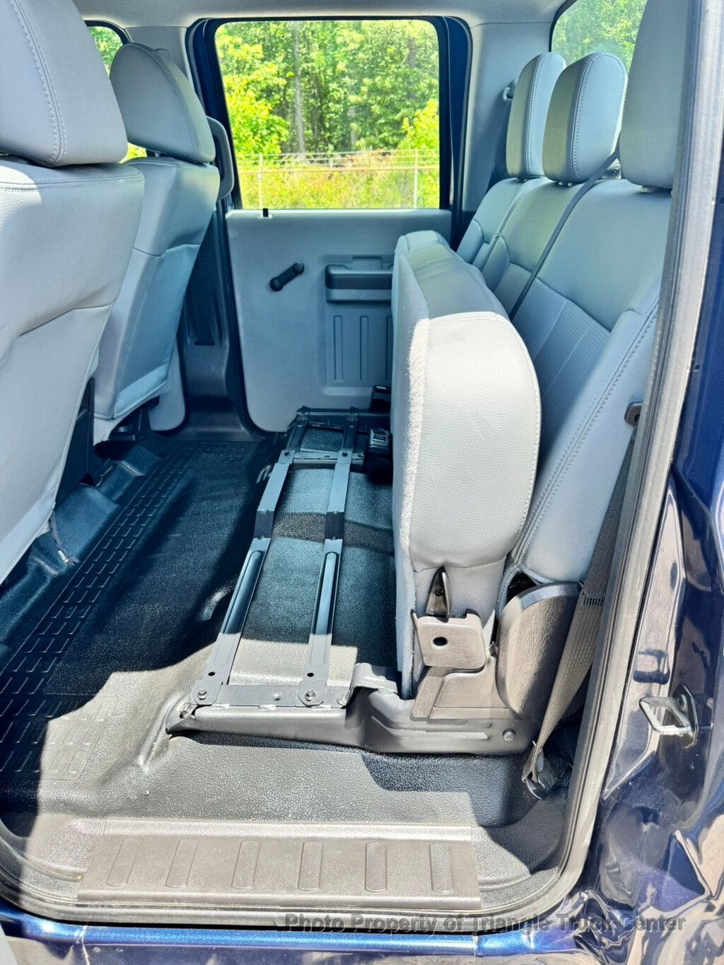 2015 Ford F350HD CREW CAB UTILITY DRW JUST 45k MILES! LIFT GATE! LIMITED SLIP AXLE! - 23029950 - 28
