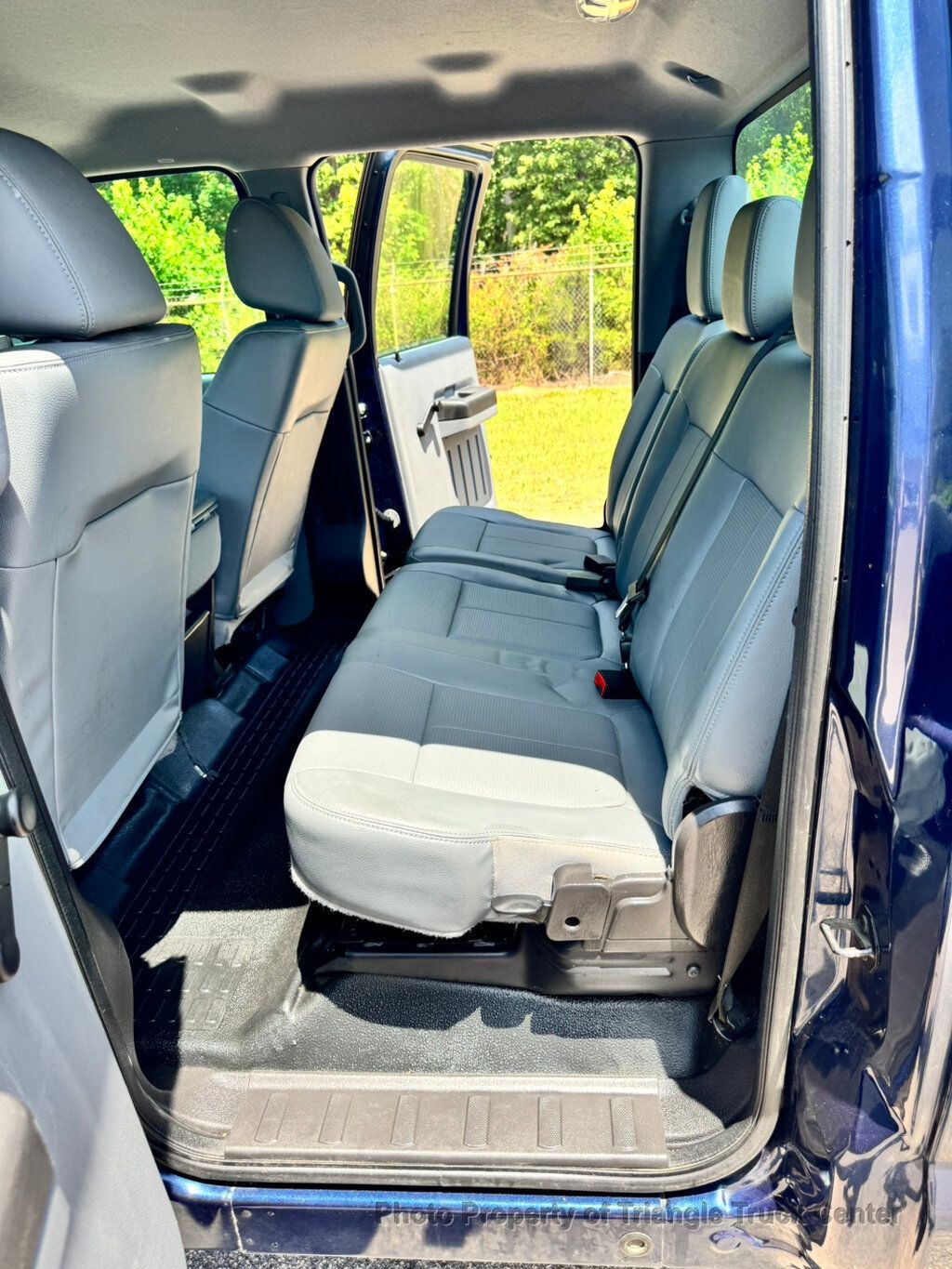 2015 Ford F350HD CREW CAB UTILITY DRW JUST 45k MILES! LIFT GATE! LIMITED SLIP AXLE! - 23029950 - 35