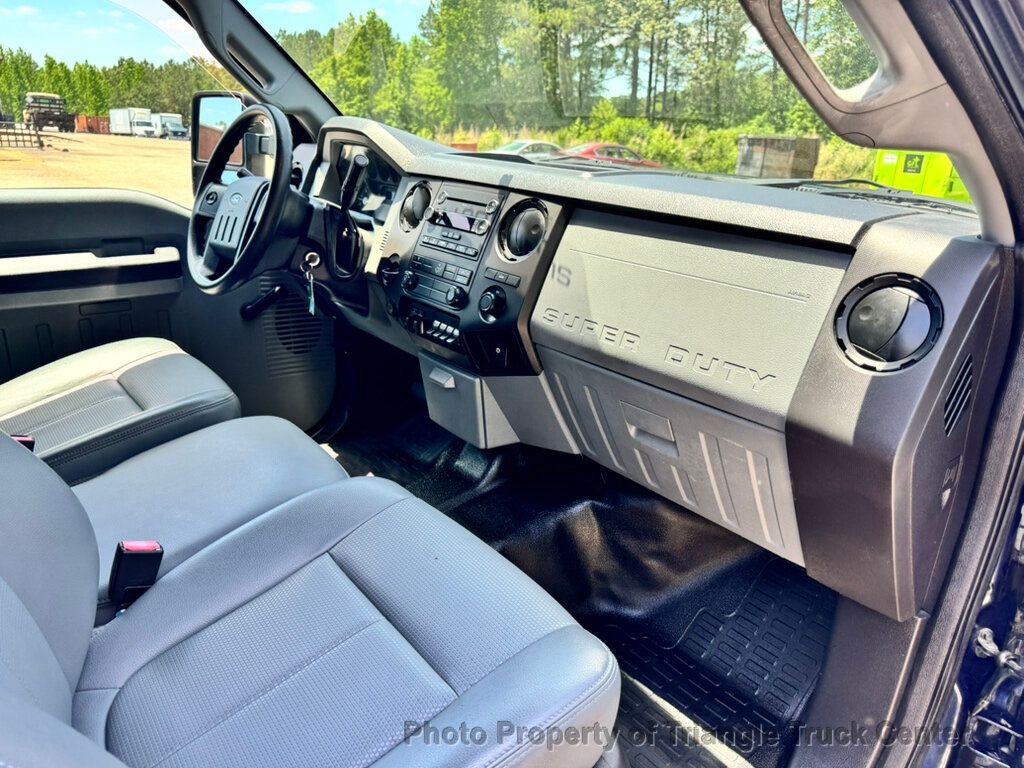 2015 Ford F350HD CREW CAB UTILITY DRW JUST 45k MILES! LIFT GATE! LIMITED SLIP AXLE! - 23029950 - 40