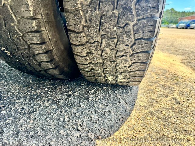2015 Ford F350HD CREW CAB UTILITY DRW JUST 45k MILES! LIFT GATE! LIMITED SLIP AXLE! - 23029950 - 44