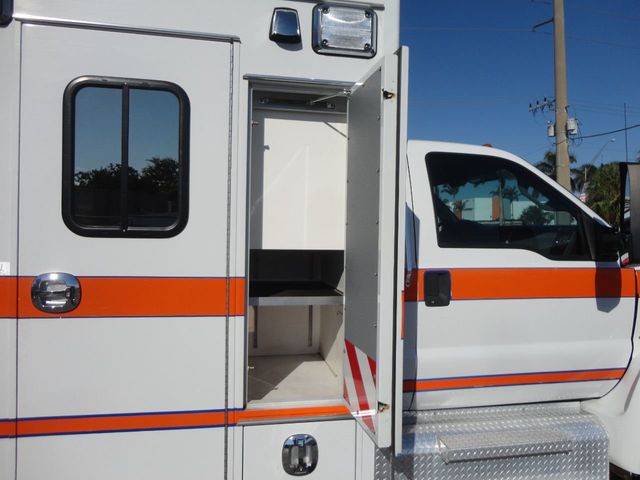 2015 Ford F650 12FT AMBULANCE - 21618974 - 34