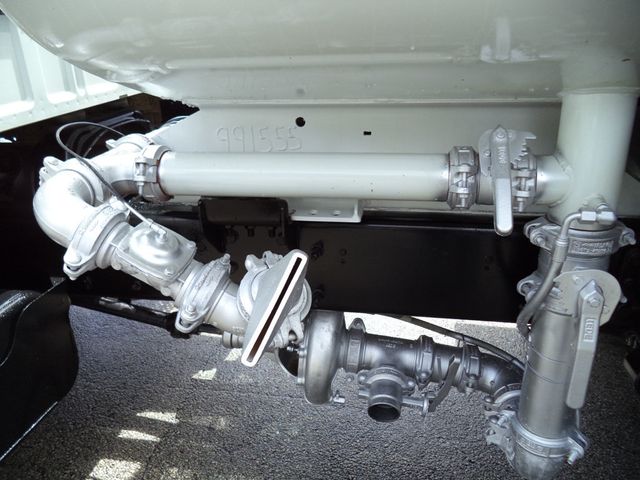 2015 Ford F650 With Curry 2000 Gallon Steel Water Tank & Sprayers - 23032276 - 23