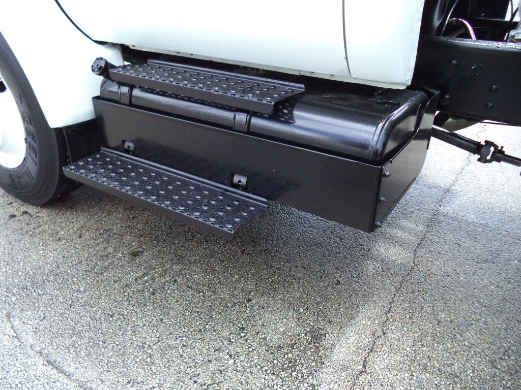 2015 Ford F650 With Curry 2000 Gallon Steel Water Tank & Sprayers - 23032276 - 32