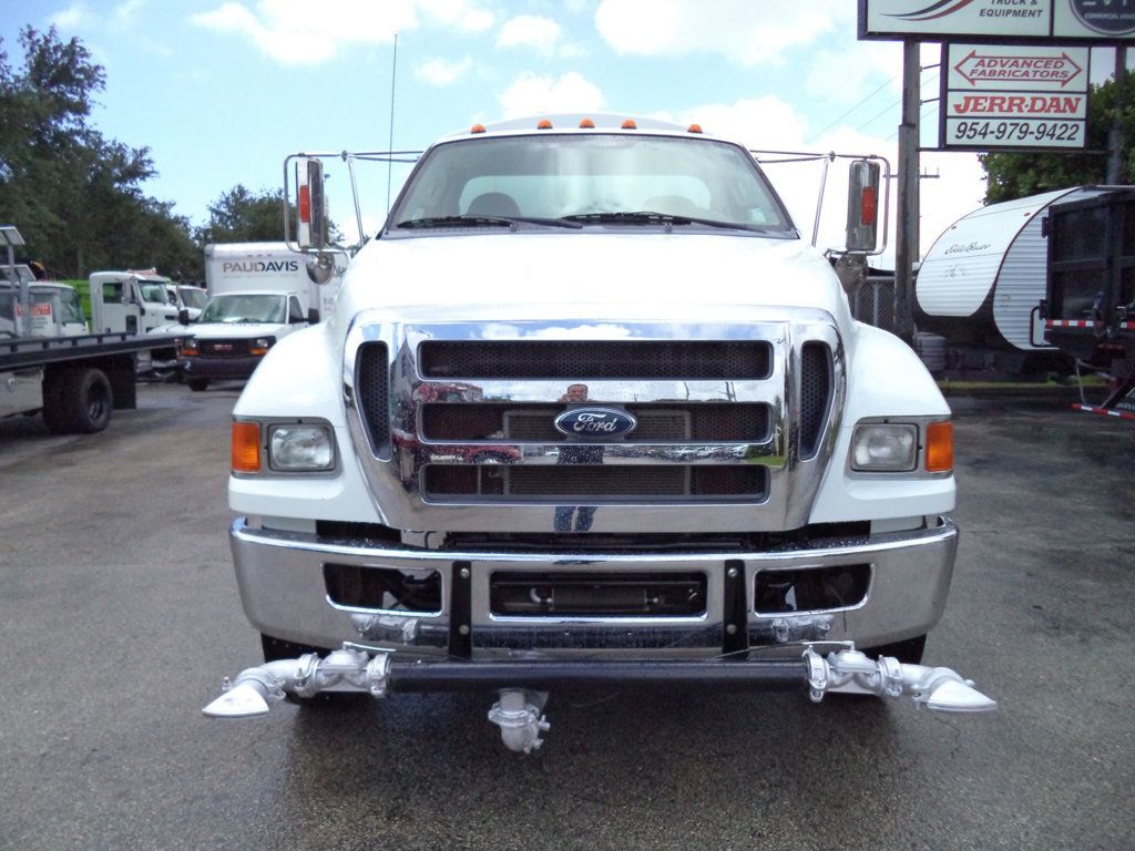 2015 Ford F650 With Curry 2000 Gallon Steel Water Tank & Sprayers - 23032276 - 4