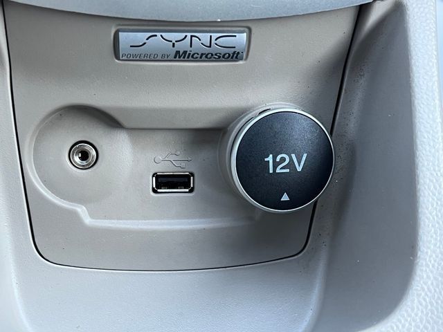 2015 Ford Fiesta 4dr Sedan SE - 23037716 - 24