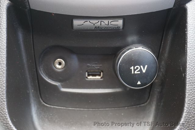 2015 Ford Fiesta 4dr Sedan SE - 23084553 - 17