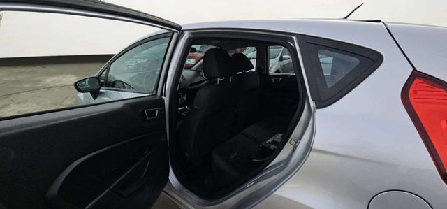 2015 Ford Fiesta 5dr Hatchback SE - 23020066 - 8