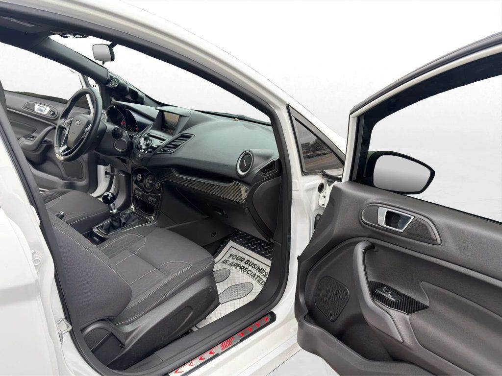 2015 Ford Fiesta 5dr Hatchback ST - 22939541 - 21