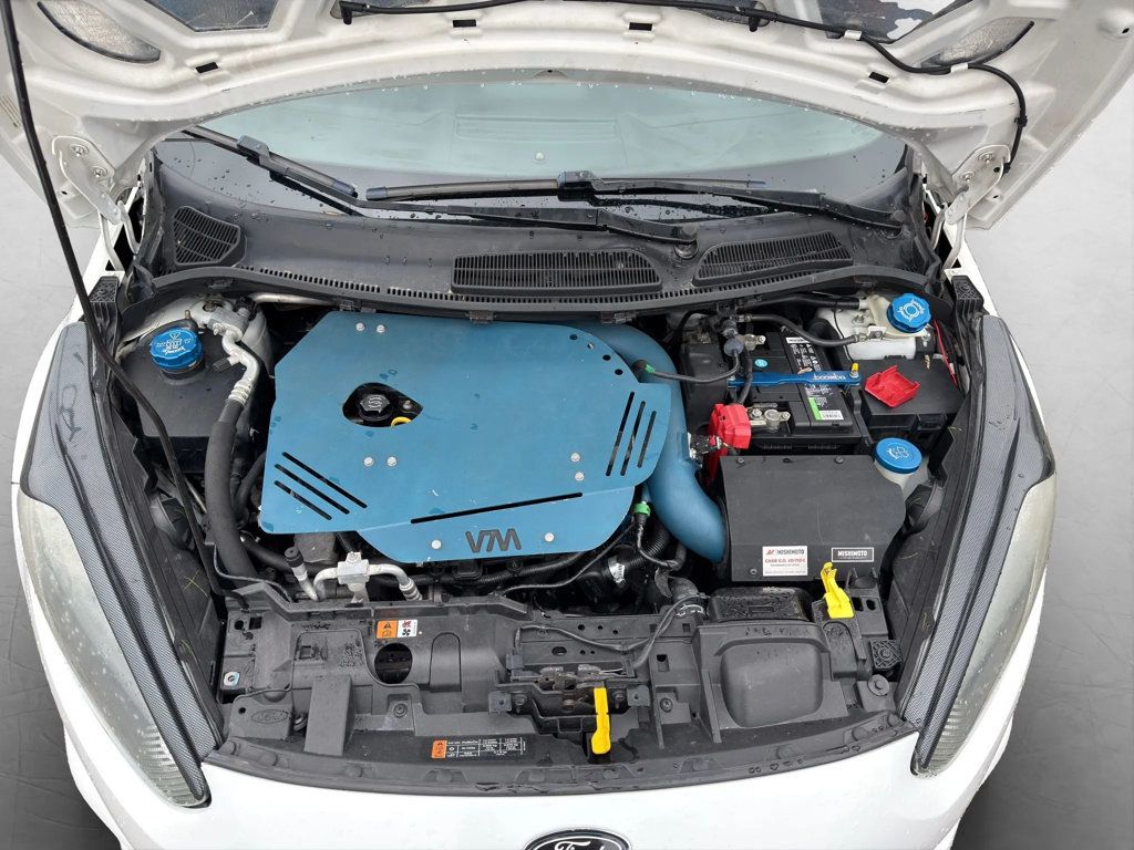 2015 Ford Fiesta 5dr Hatchback ST - 22939541 - 24