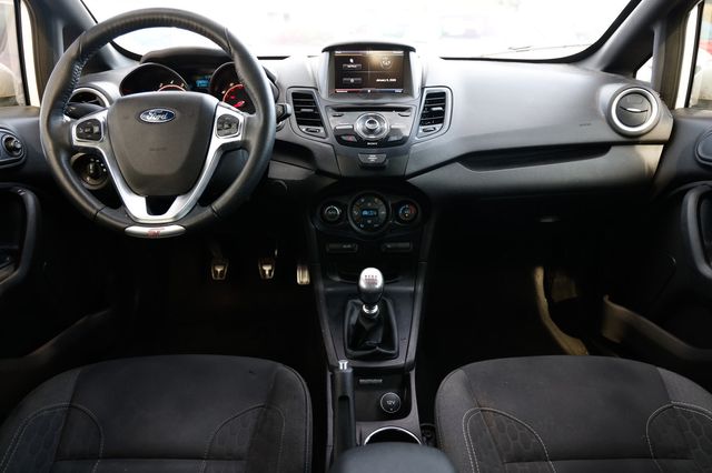 2015 Ford Fiesta 5dr Hatchback ST - 22966845 - 25