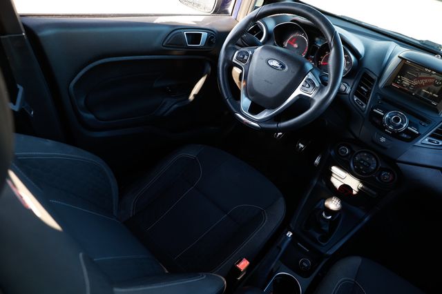2015 Ford Fiesta 5dr Hatchback ST - 22972673 - 24