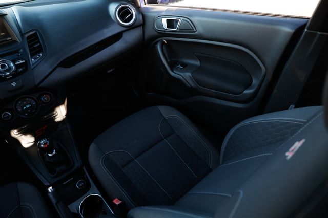 2015 Ford Fiesta 5dr Hatchback ST - 22972673 - 26