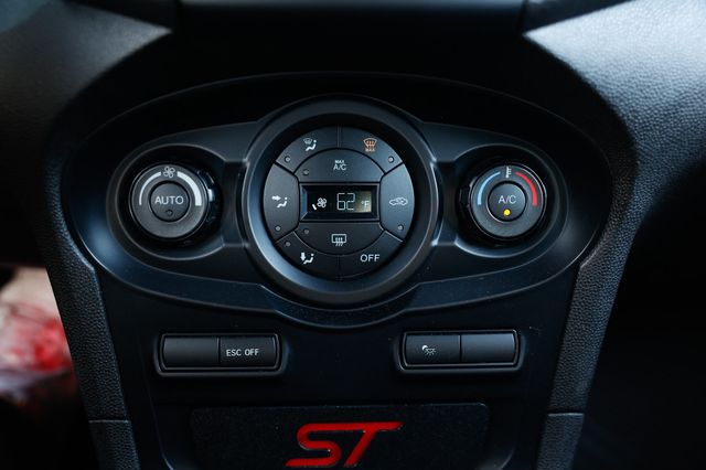 2015 Ford Fiesta 5dr Hatchback ST - 22972673 - 35