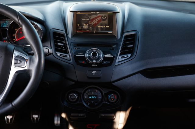 2015 Ford Fiesta 5dr Hatchback ST - 22972673 - 38