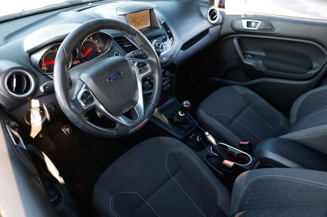 2015 Ford Fiesta 5dr Hatchback ST - 22972673 - 5