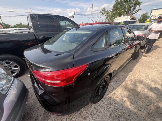 2015 Ford Focus 4dr Sedan S - 22945850 - 2
