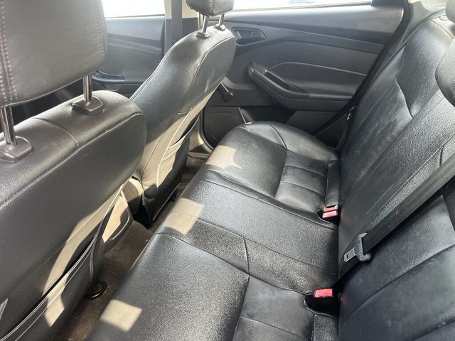 2015 Ford Focus 4dr Sedan S - 22945850 - 5