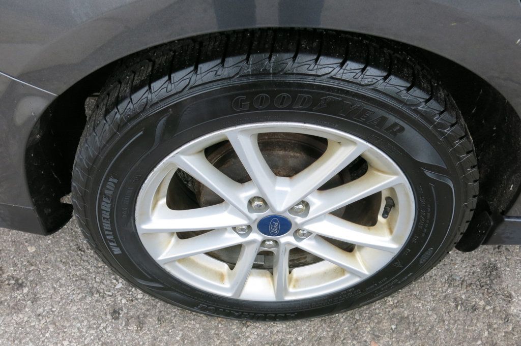 2015 Ford Focus 4dr Sedan SE - 22765977 - 33