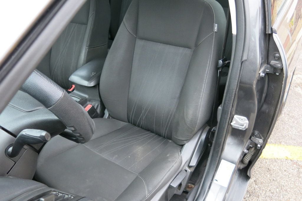 2015 Ford Focus 4dr Sedan SE - 22765977 - 39