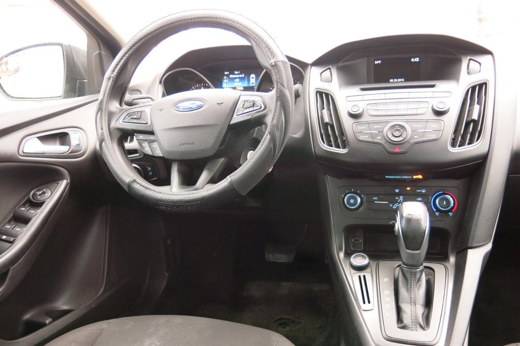 2015 Ford Focus 4dr Sedan SE - 22765977 - 51