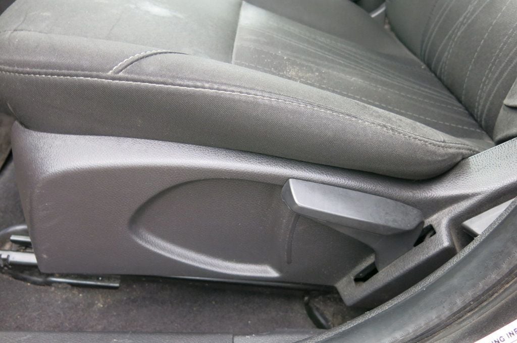 2015 Ford Focus 4dr Sedan SE - 22765977 - 60