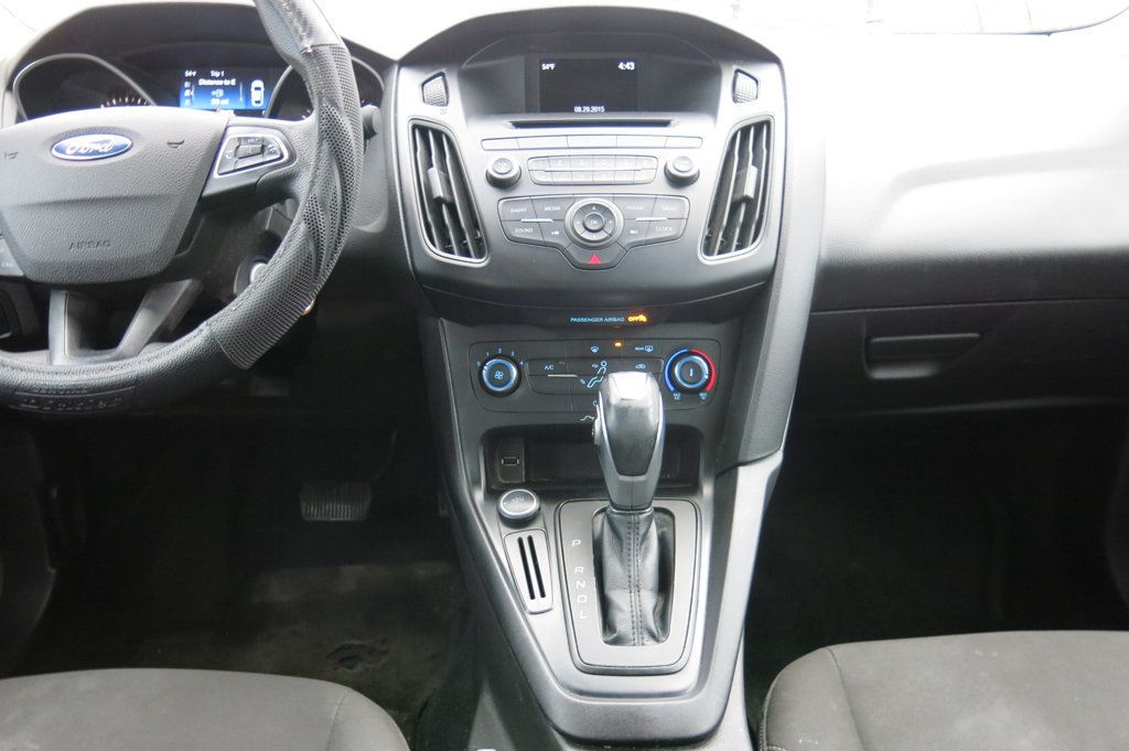 2015 Ford Focus 4dr Sedan SE - 22765977 - 67