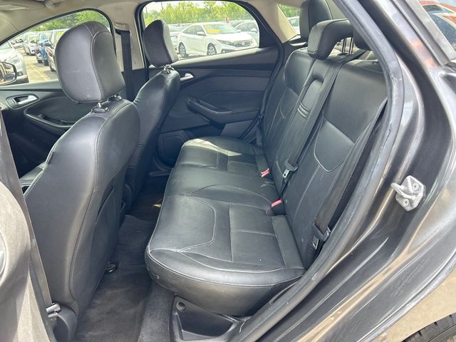 2015 Ford Focus 4dr Sedan SE - 23016742 - 6