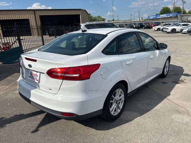 2015 Ford Focus 4dr Sedan SE - 23017345 - 3