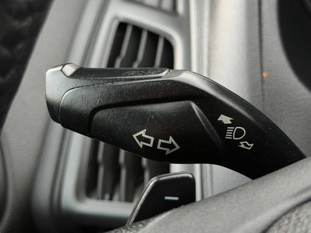 2015 Ford Focus 4dr Sedan SE - 22975308 - 28