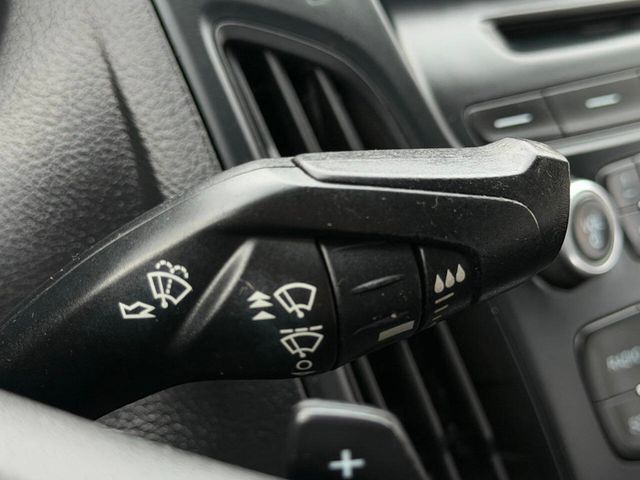 2015 Ford Focus 4dr Sedan SE - 22975308 - 29