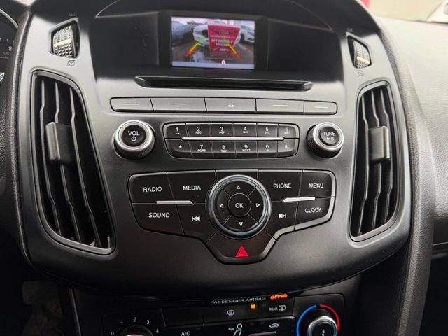 2015 Ford Focus 4dr Sedan SE - 22975308 - 34