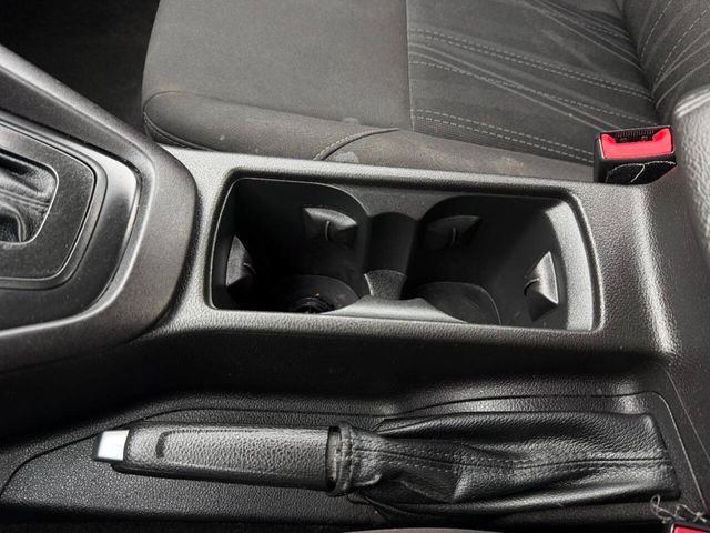 2015 Ford Focus 4dr Sedan SE - 22975308 - 37