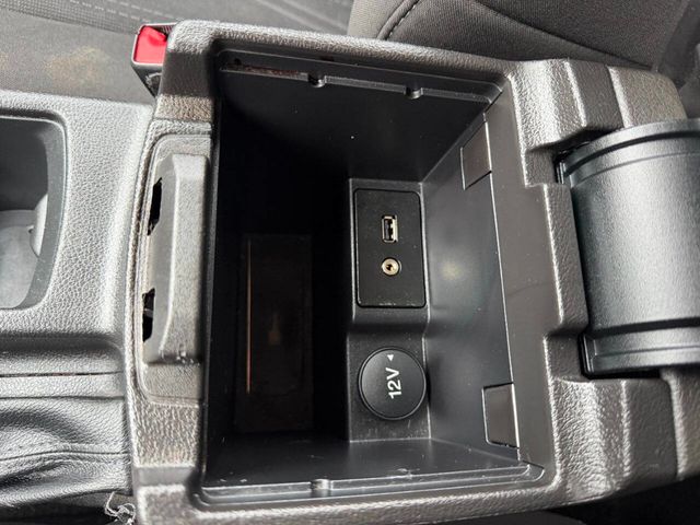 2015 Ford Focus 4dr Sedan SE - 22975308 - 39