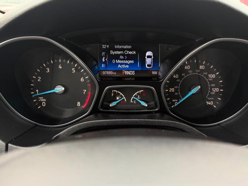 2015 Ford Focus 4dr Sedan SE - 22975308 - 40