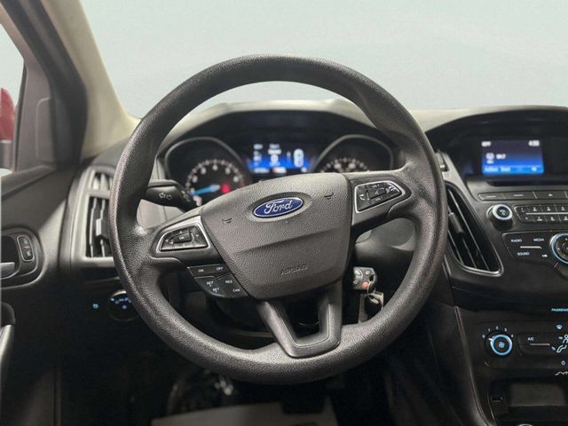 2015 Ford Focus 4dr Sedan SE - 23001751 - 24