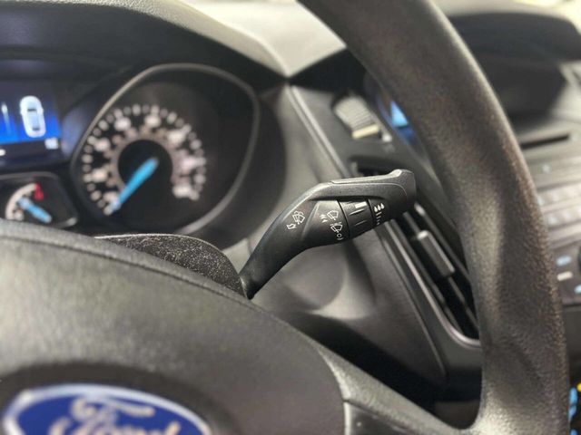 2015 Ford Focus 4dr Sedan SE - 23001751 - 28